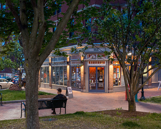 One Longfellow Square, Night