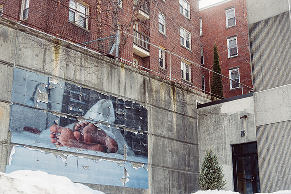 Art on Wall Off of Cumberland Avenue