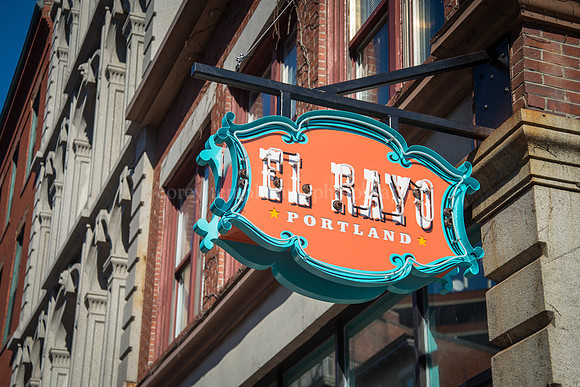 El Rayo Sign on Free Street